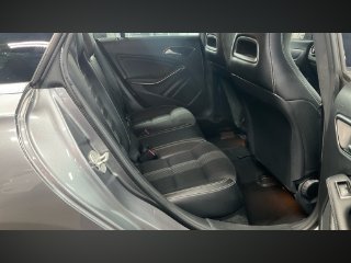 /photos/12453/0fe85c12-6b8c-35ed-bece-2e744c802eab_i320x240.jpg