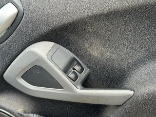/photos/12453/146fd2f9-bf00-44c8-a1bc-e466016e40e5_i320x240.jpg
