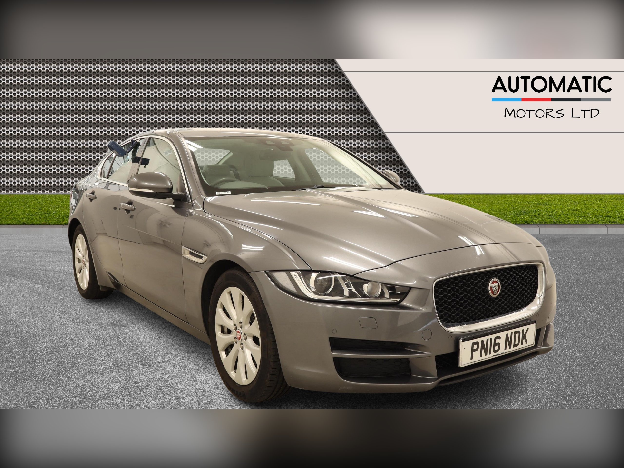 2016 Jaguar XE — photo 1 of 5