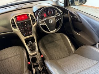 /photos/12453/4d7f9a8b-9418-5fcf-7031-2cc90a241a11_i320x240.jpg