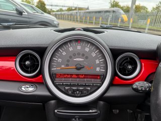 /photos/12453/78494601-9e6a-18c8-7156-ae53addcdac5_i320x240.jpg