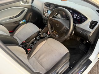 /photos/12453/8711e3e6-665d-b2ba-0564-1ac99187c781_i320x240.jpg